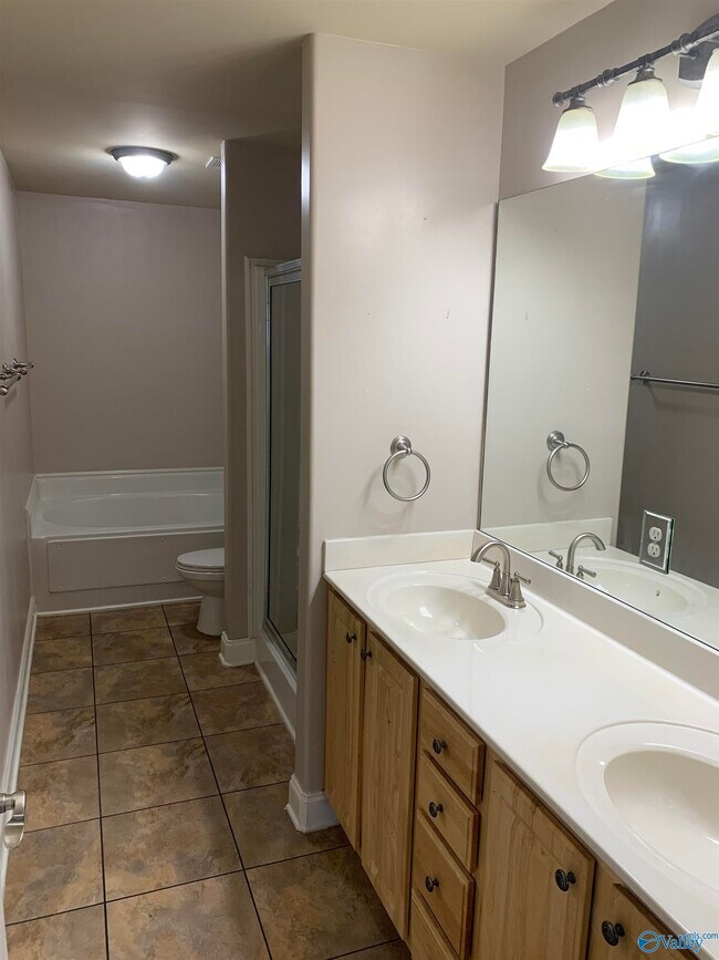 Building Photo - 101 Oxfordwill Ct