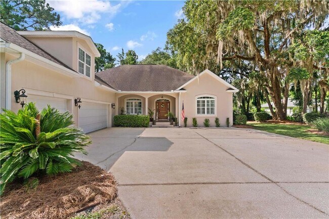 Building Photo - 111 Chinquapin Dr