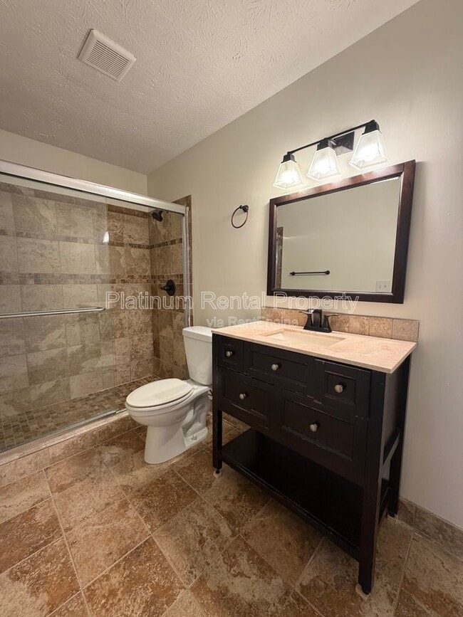 Building Photo - 906 Country Park Dr