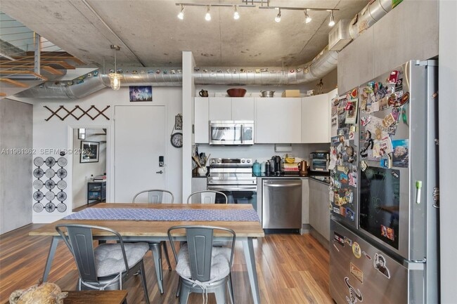 Building Photo - 690 SW 1st Ct