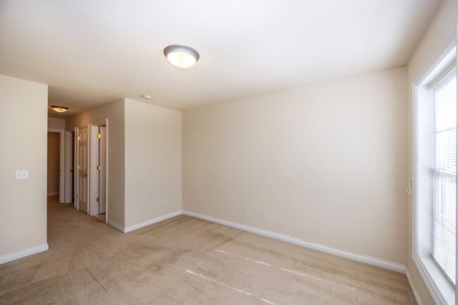 Building Photo - 5706 Hampshire Ln