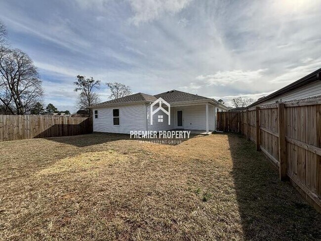 Building Photo - 224 Bradford Circle - Available Now!