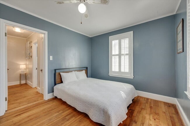 Building Photo - Fully furnished with all essentials