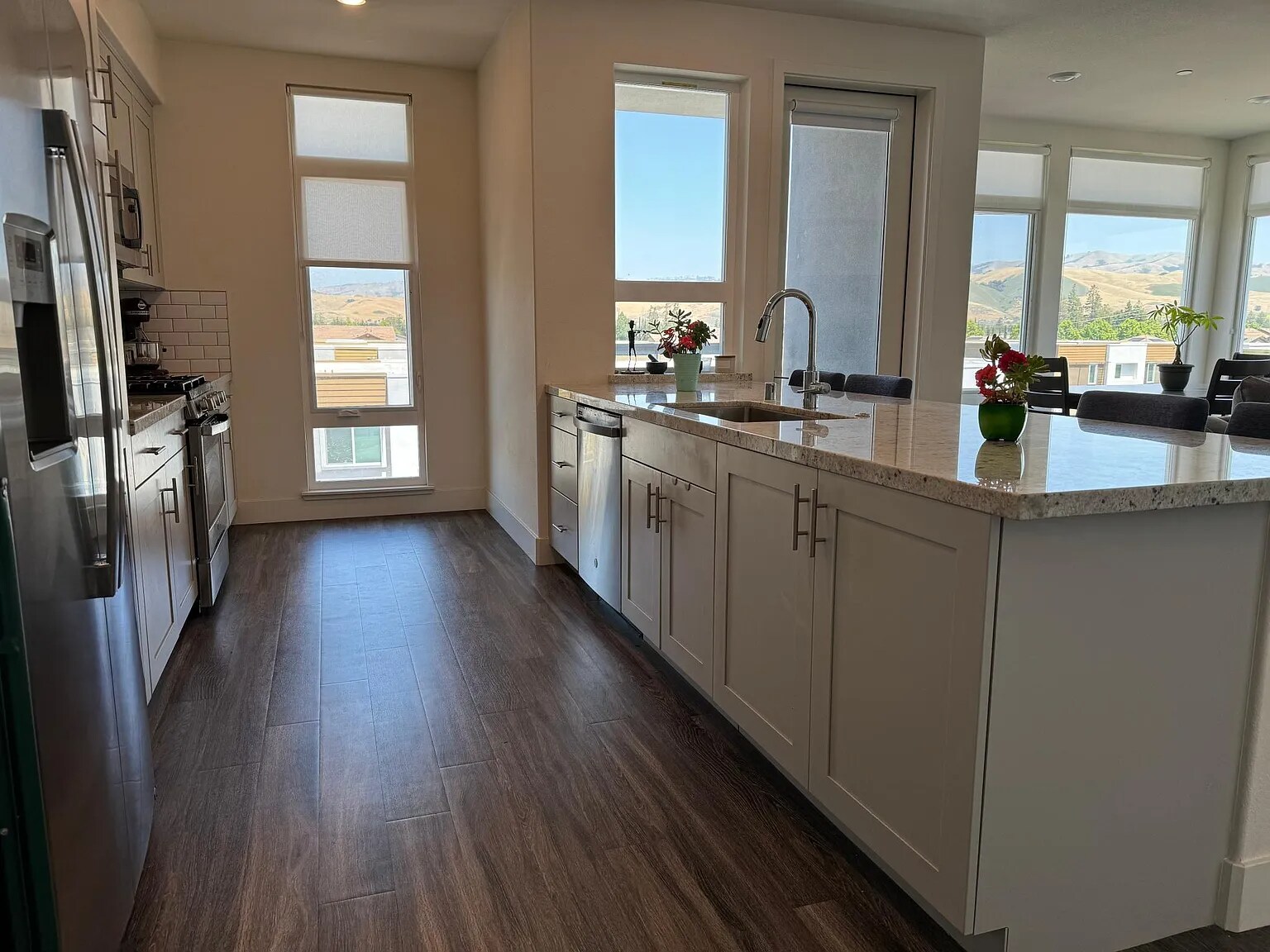 Building Photo - 5925 Charlotte Dr