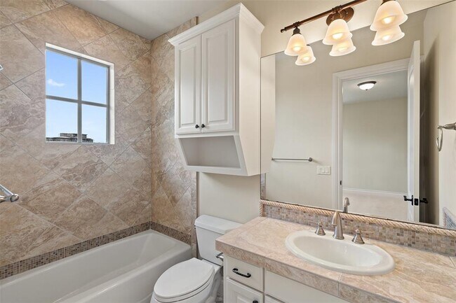 Building Photo - 11924 La Barzola Bend