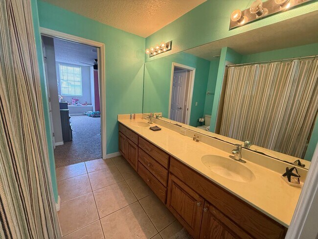 Building Photo - 3/2.5 Townhome in St Cloud-COMING SOON