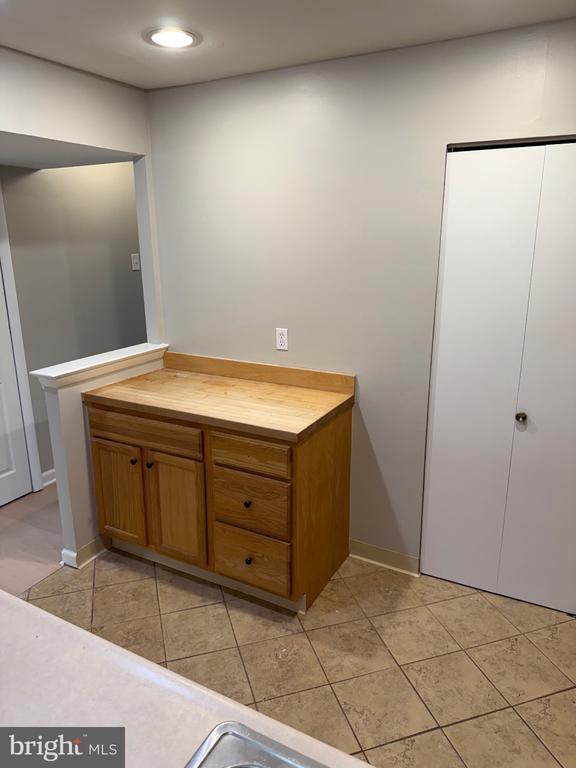 Building Photo - 1203 Crosshill Ct