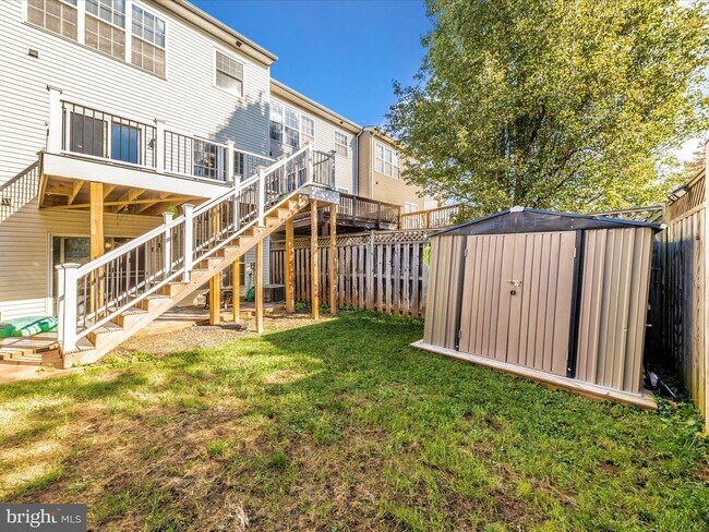 Building Photo - 2103 Paxton Terrace