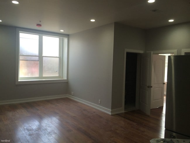 Building Photo - 2 br, 2 bath Apartment - The Sheba #5