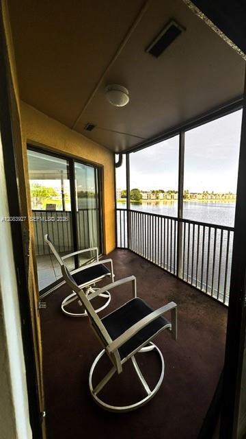 Building Photo - 15545 N Miami Lakeway