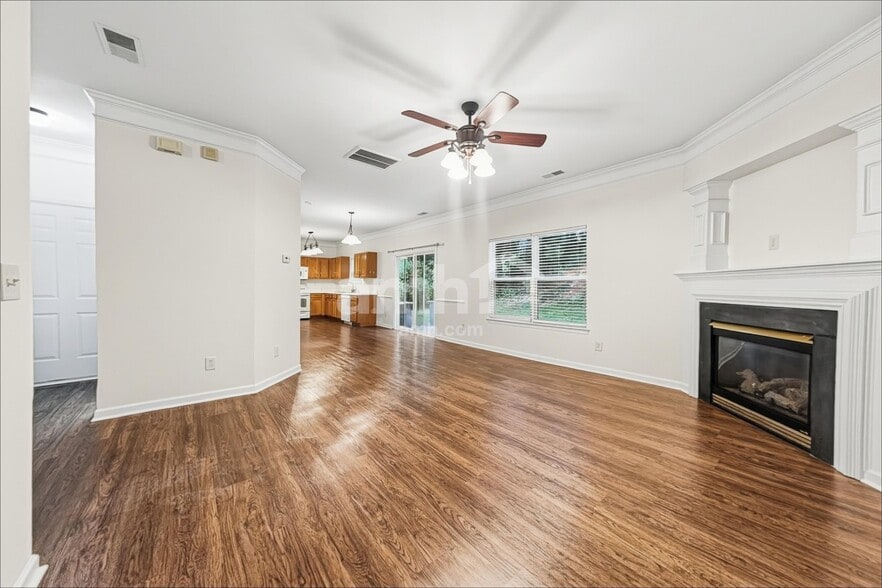 Building Photo - 3801 Wingdale Ct