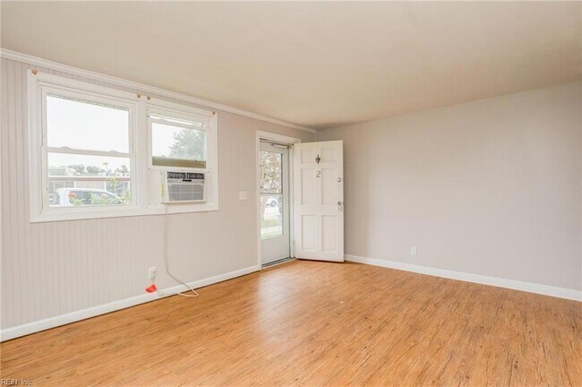 Building Photo - 315 15th St