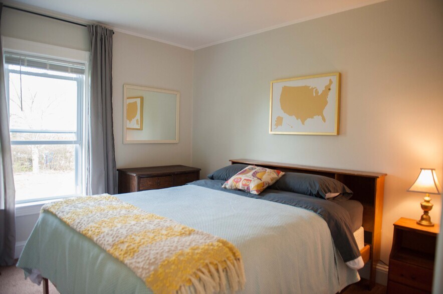 Bedroom - 90 Longwood Avenue