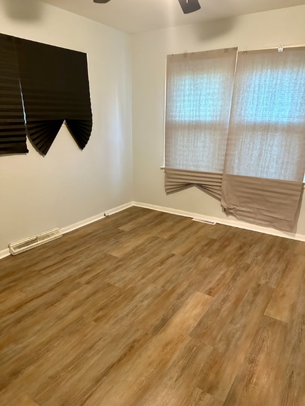 Building Photo - 1903 171st St