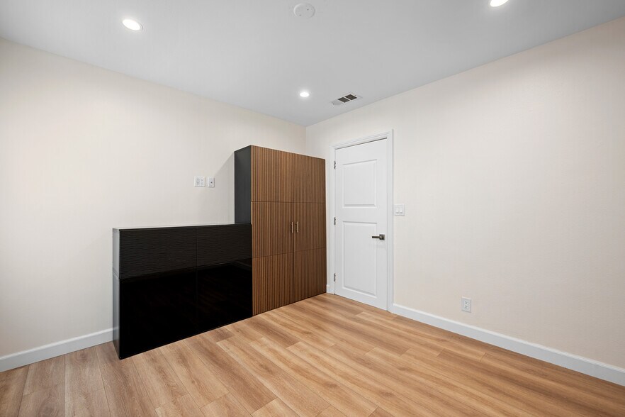 Building Photo - 13700 Branford St