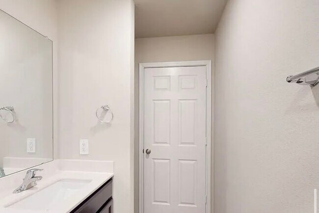 Building Photo - 10201 Altair Dr