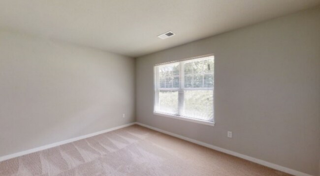 Building Photo - Condo Style Upper 2 Bedroom 2 Bathroom Apartment is Available