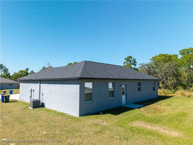 Building Photo - 836 Hanover Ave