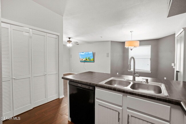 Building Photo - 4081 Tierra Bronce Dr