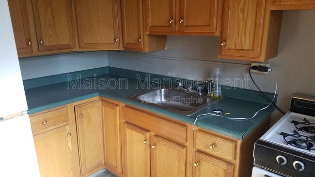 Building Photo - 125 Highland Pkwy