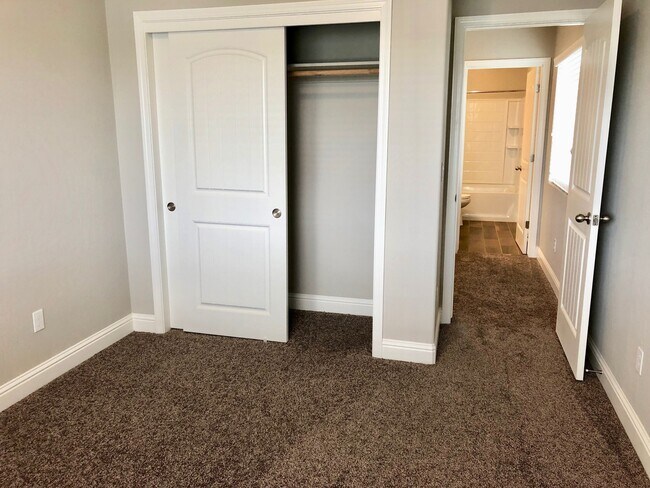 Building Photo - COMING SOON! $2,600 Shaw & Leonard, 4 Bedr...