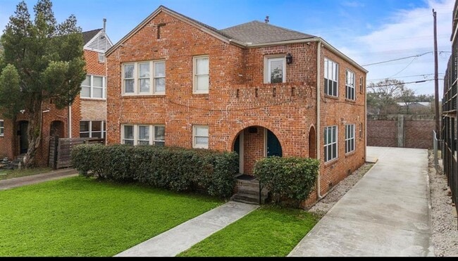 Primary Photo - 1629 Castle Ct