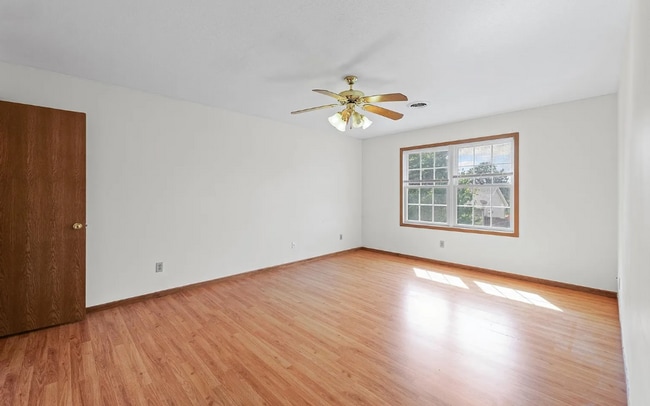 Building Photo - 3907 Aberdeen Dr