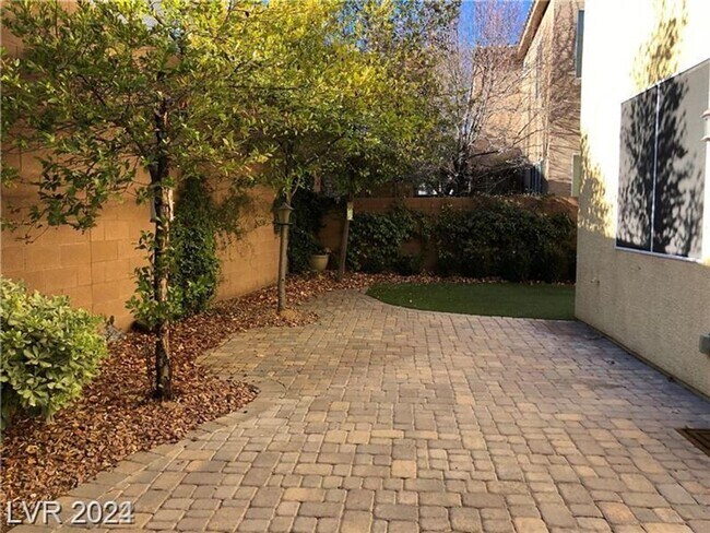 Building Photo - 3 BEDROOM HOME IN PROVIDENCE * COMING SOON *