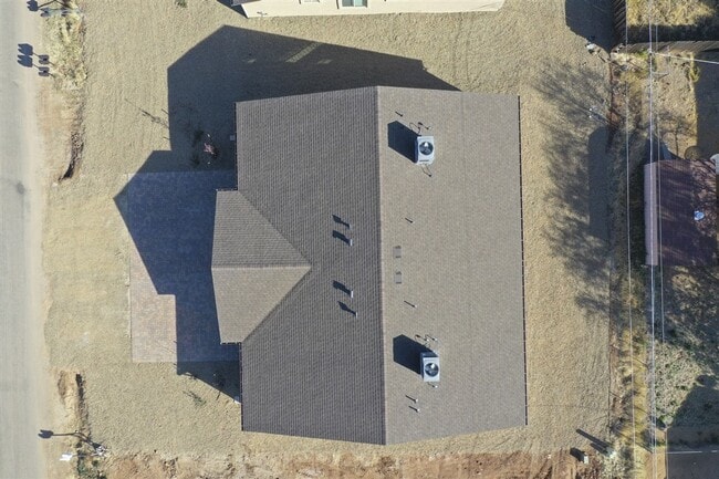 Building Photo - 3027 N Corrine Dr