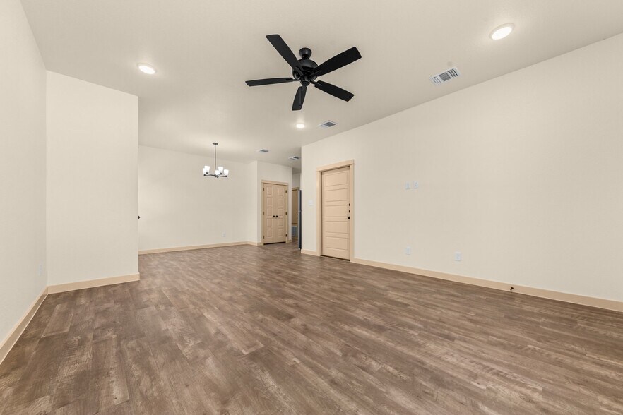 Building Photo - 5903 Cordillera Dr