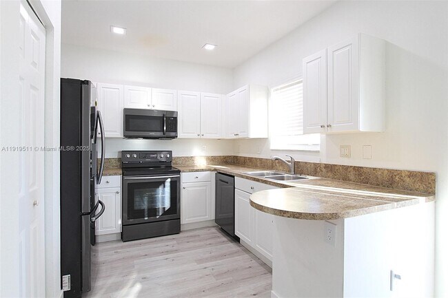 Building Photo - 9390 SW 222nd Way