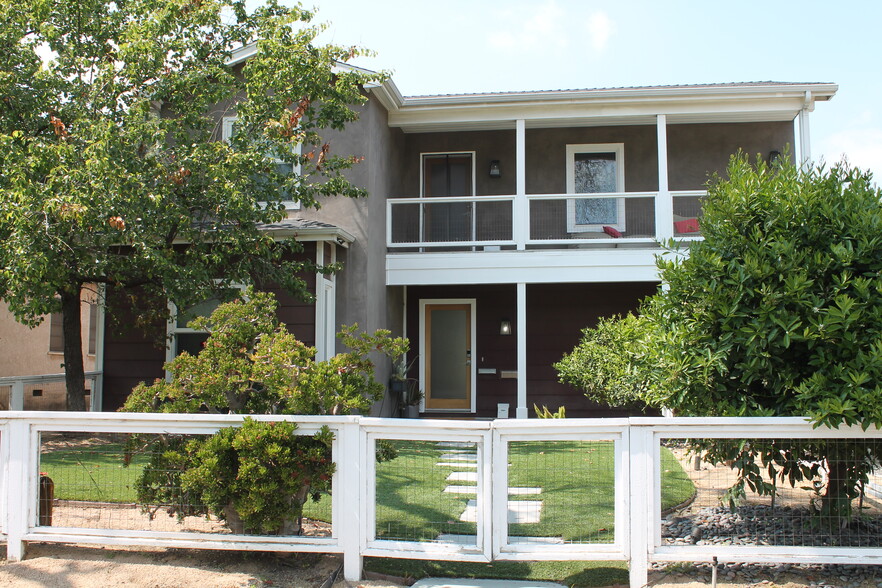 Primary Photo - 2909 W Clark Ave
