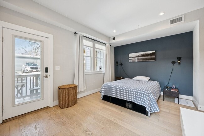 Building Photo - Renovated 2bed-2bath Near H-Street with Private Deck & EV Parking!