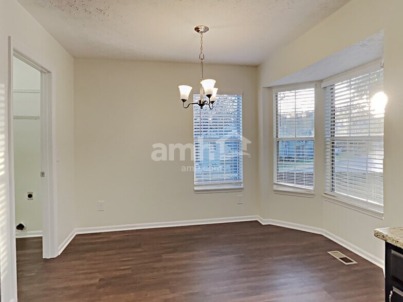 Building Photo - 1300 Georgetown Dr