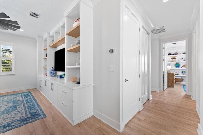 Building Photo - 15398 Sandy Beach Terrace