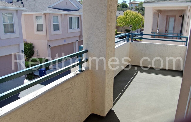 Building Photo - 11867 Spruce Run Dr