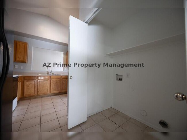 Building Photo - 13344 W Desert Ln