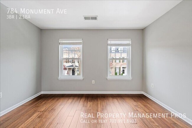 Building Photo - 784 Monument Ave