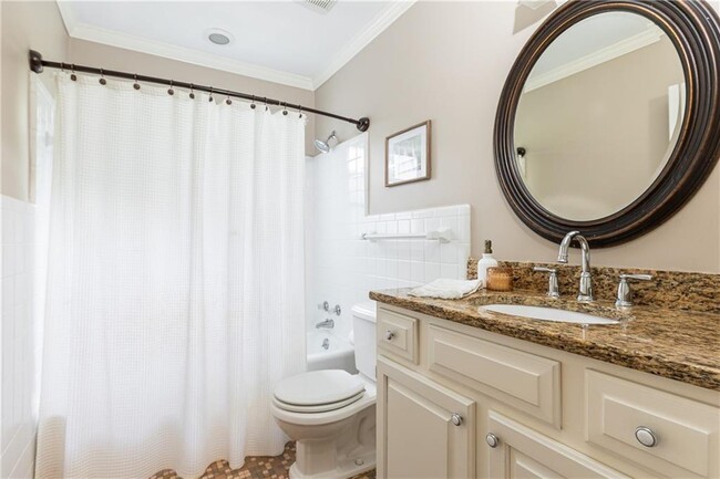 Building Photo - 1311 Roxboro Dr NE