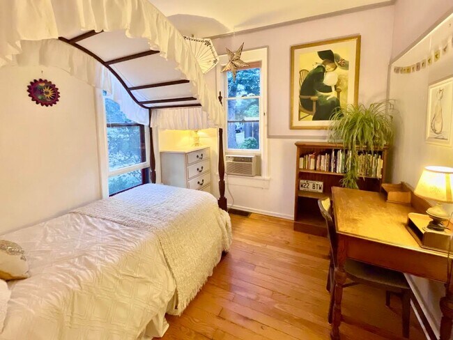 Building Photo - Charming Furnished Home in Downtown Boulder