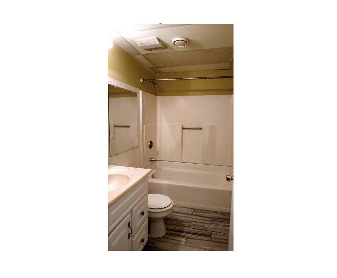 Building Photo - 169 Windsor St