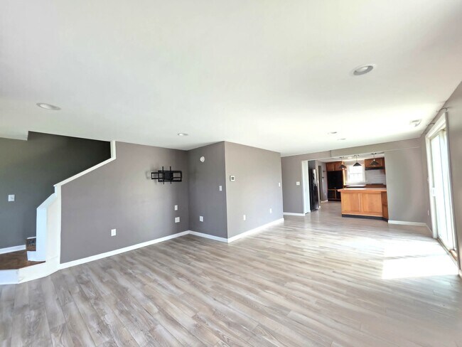 Building Photo - 25711 Delmar Rd