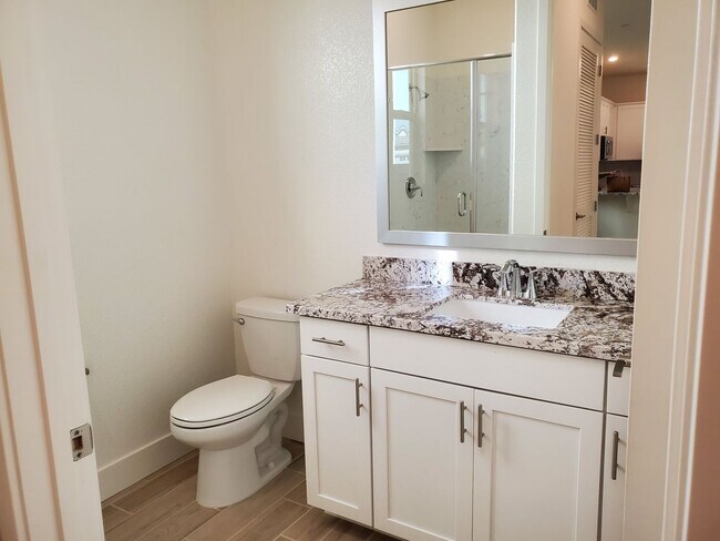 Building Photo - Stylish Private ADU with Garage, In-Unit Laundry & Good Location.