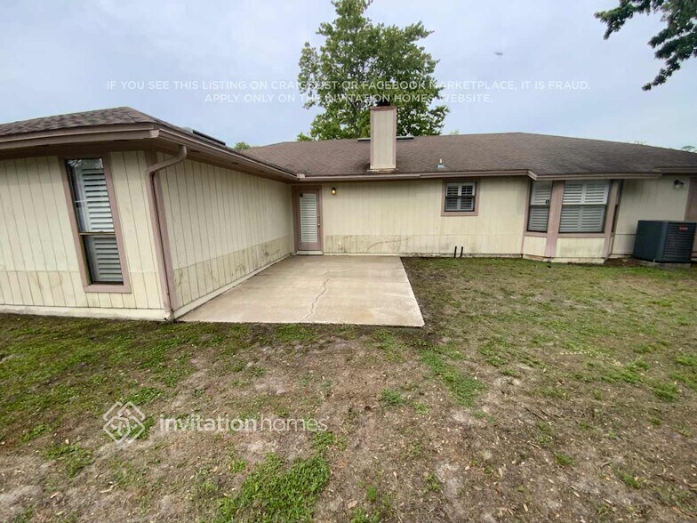 Building Photo - 10324 Huntington Forest Blvd E