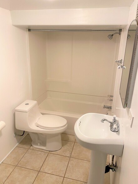 Building Photo - 3262 Stuart St