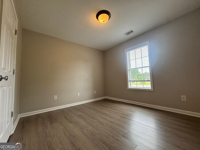 Building Photo - 201 Brookstone Dr SW
