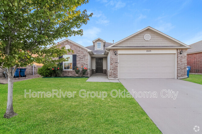 Building Photo - 2025 Bosc Dr