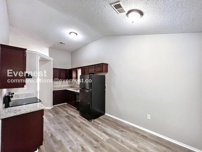 Building Photo - 7594 Iris Dr