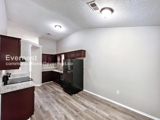 Building Photo - 7594 Iris Dr