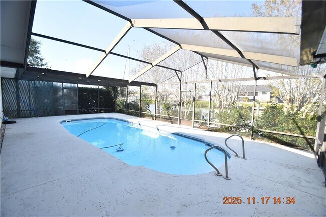 Building Photo - 705 Spanish Main Dr